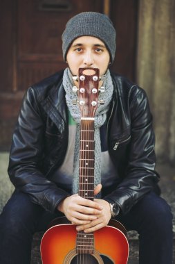 Gitar City ile genç müzisyen