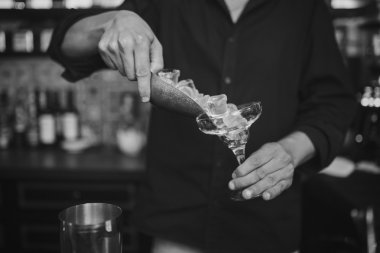 Barmen barda iş başında