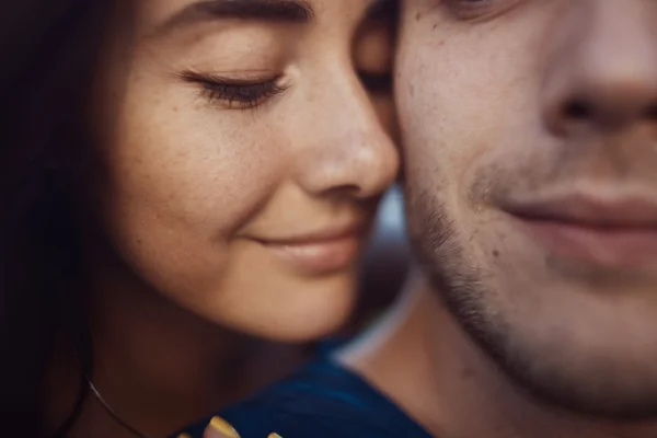 Immagine ravvicinata di coppia romantica amorevole — Foto Stock