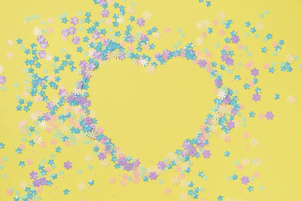 Valentinstag Hintergrund mit Herz und Blumen — Stockfoto