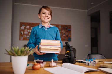 Ergen çocuk, eğitim ve uzak öğrenim