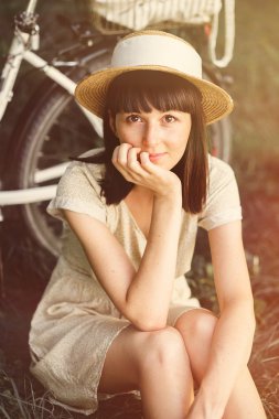 retro Bisiklet olan kadın