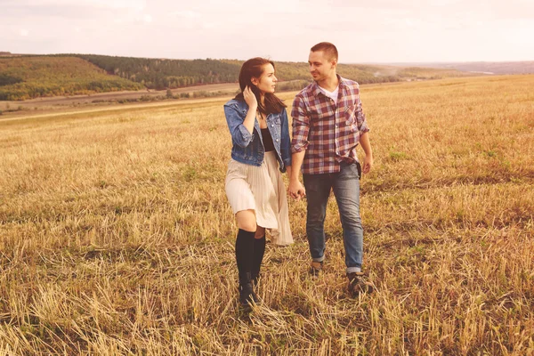 Landscape portrait of young beautiful stylish couple sensual and — Stock Photo, Image