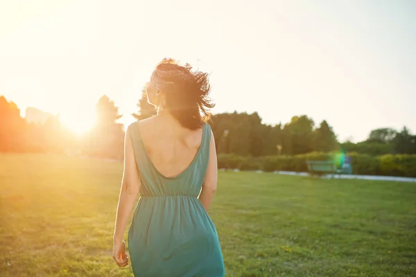 Bellezza donna romantica all'aperto — Foto Stock