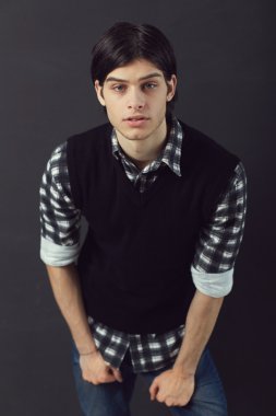 yakışıklı bir genç adam portresi