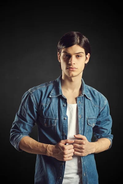 Portrait of an handsome young man — Stock Photo, Image