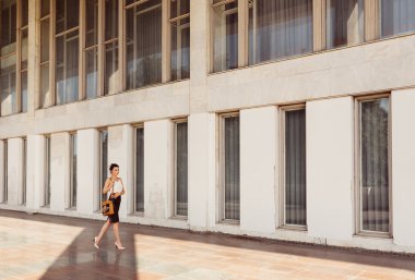 Güzel bir kadının portresi