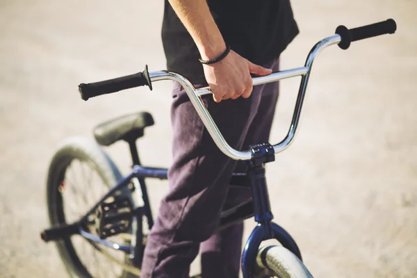 Young Bmx fiets rider — Stockfoto