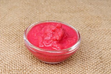 Makro Delicious pancar Horseradish çul arka plan üzerinde