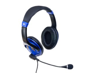 modern beyaz arka plan üzerinde izole mikrofon kulaklık