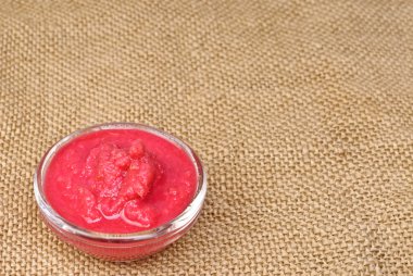 Makro Delicious pancar Horseradish çul arka plan üzerinde