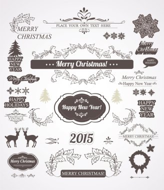 Noel süslemeleri kümesi kaligrafi ve vintage etiketleri