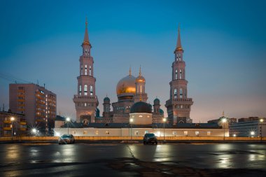 Sunset bulvarında Moskova Katedrali Camii göster