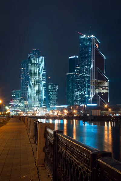 Ver en International Business Center Moscú City en la noche — Foto de Stock