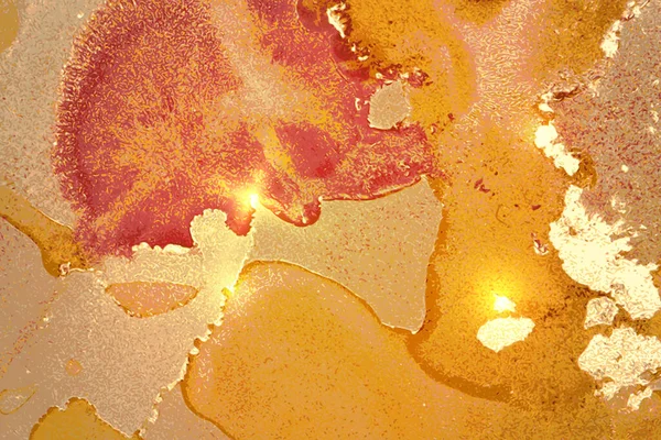 Fondo abstracto amarillo, rojo y dorado. Textura de mármol de tinta de alcohol — Vector de stock