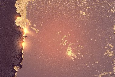 Kestane, pembe ve altın desenli mermer ve pırıltı desenli