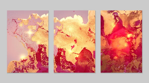 Abstraktní červená, růžová a zlatá tekutina výtvarný inkoust inkoust vzor s mramorovou texturou — Stockový vektor