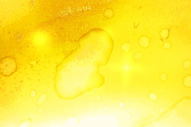 Soyut sarılar ve parıltılı altın mermer dokular.