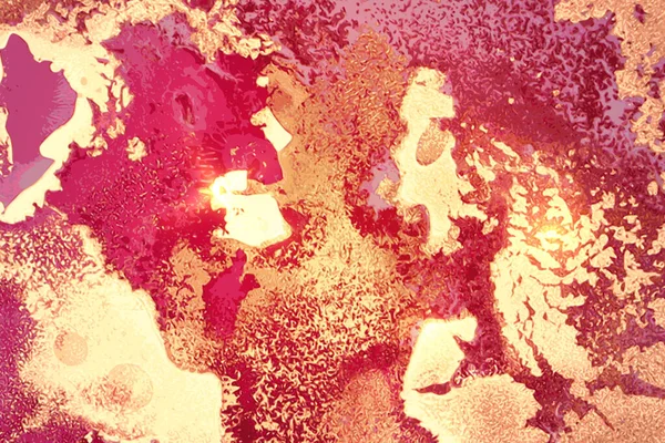 Сияющий пурпурный и красный мраморный узор с золотой пылью — стоковый вектор