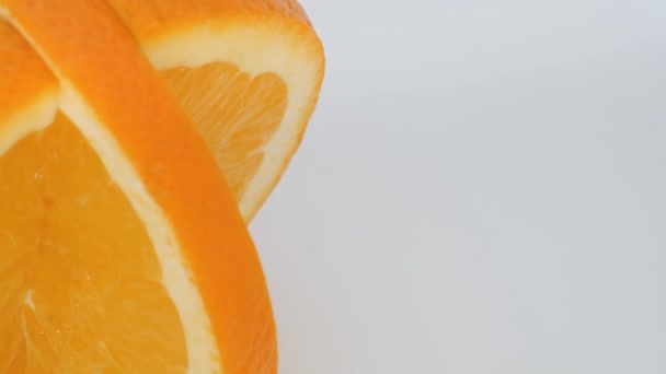 Arancione su sfondo bianco. — Video Stock