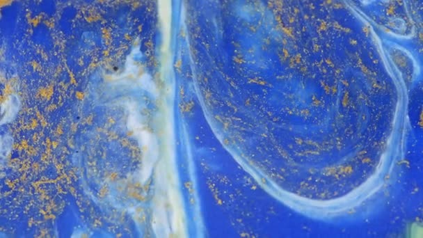 Textura de mármol líquido. Mármol-azul de colores. Arte fluido. Muy bonito diseño de color abstracto colorido remolino textura fondo mármol vídeo. Abstracto. Acento azul. Polvo de oro. — Vídeos de Stock