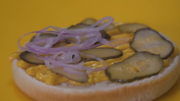 Assembly of the Burger. fast food. — Stock Video