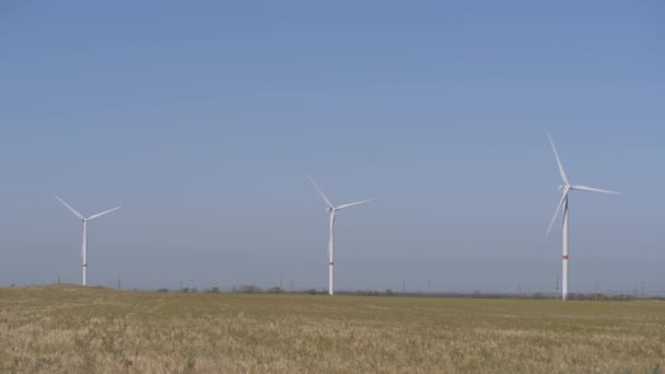 風力発電機。環境に配慮したシステム。発電. — ストック動画
