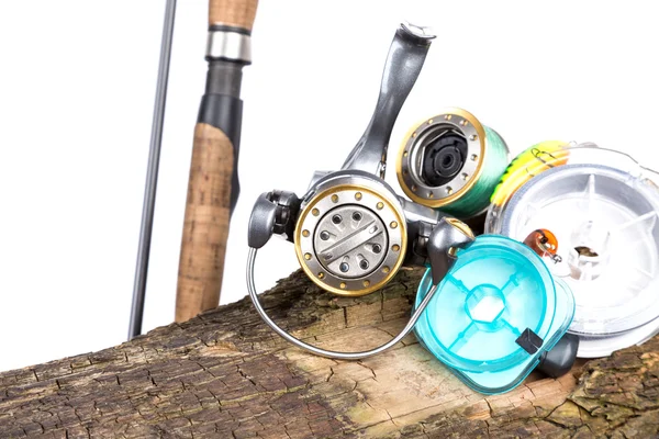 Attrezzatura da pesca ed esche da pesca su legno — Foto Stock