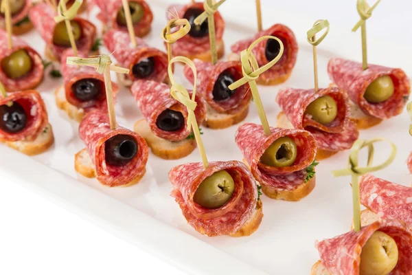 Canapés de close-up e lanches para catering — Fotografia de Stock