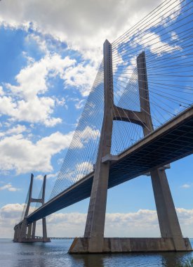 Vasco da Gama Tejo Nehri üzerinde köprü