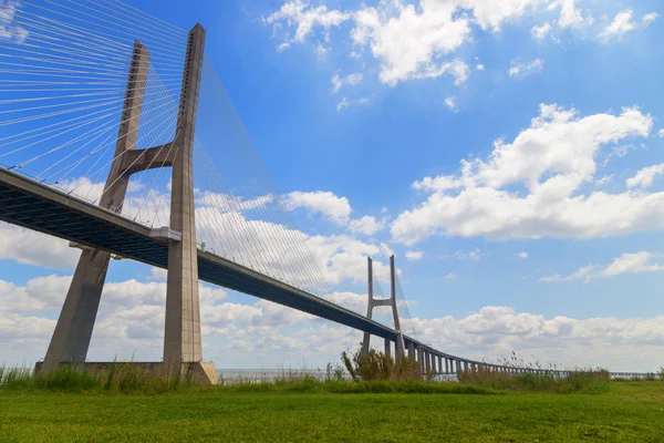 Vasco da Gama Tejo Nehri üzerinde köprü