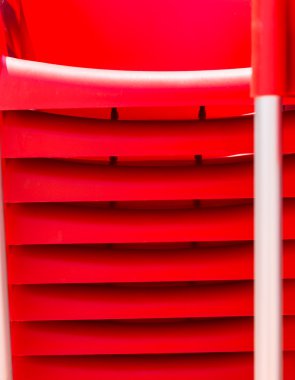 yığın kırmızı sandalye zor plasti üzerinden ayrıntılarını