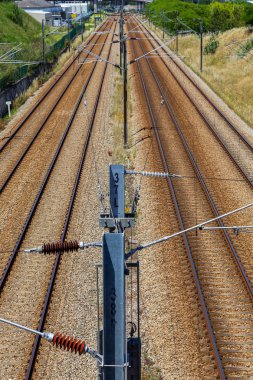 Mesajlar ve teller ile boş demiryolu