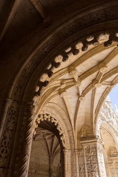 Detalles de la arquitectura del monasterio o jerónimos — Foto de Stock