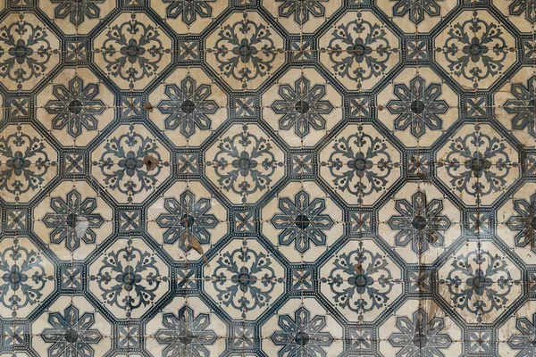 Azulejos tradicionales en fachada — Foto de Stock