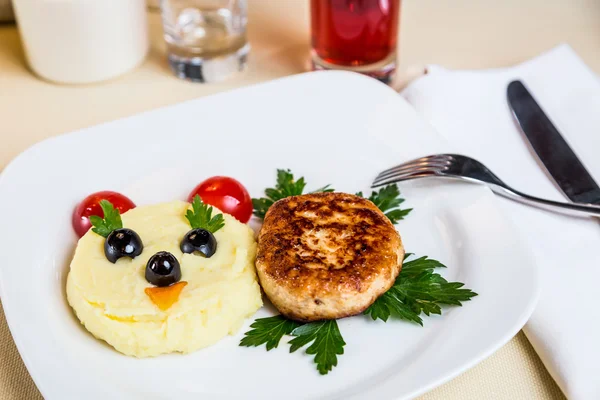 Restaurant serving dish for childs menu  potato puree, cutlet — Stock Photo, Image