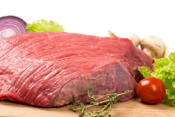 Gewürz aus frischem rohem Fleisch mit Gemüse — Stockfoto