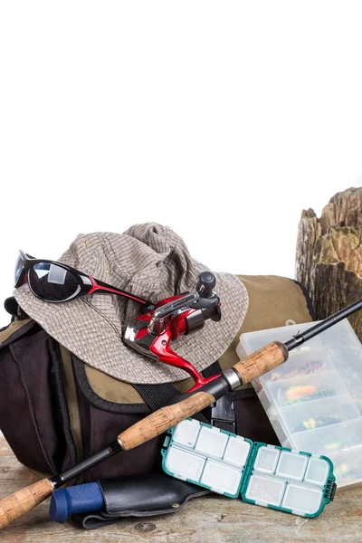 Tacleadas de pesca con bolso y sombrero — Foto de Stock