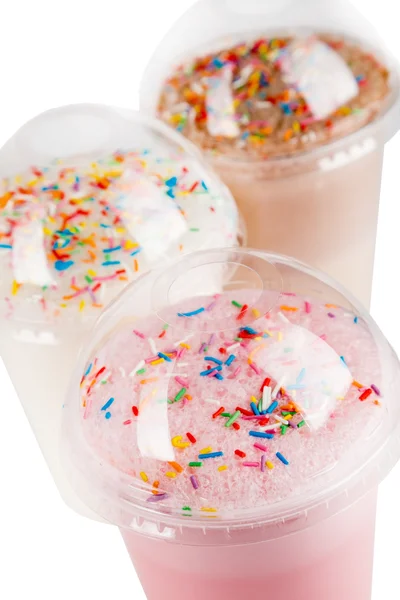 Coquetéis de milkshake com confete comestível doce — Fotografia de Stock