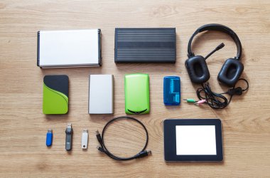 sabit sürücüler, bellek kartları, kart okuyucu, tablet, telefonları kümesi