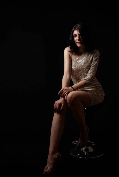 Young Beautiful Brunette Girl Bright Dress Posing Sitting Chair Studio — Stock Photo, Image