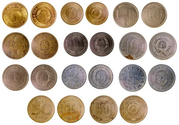 Различные старинные югославские монеты — стоковое фото