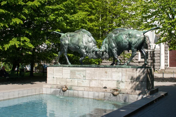 Скульптура боевых быков — стоковое фото