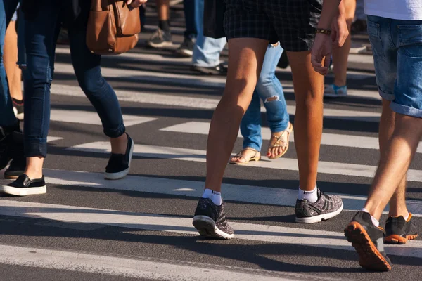 Voeten van voetgangers — Stockfoto