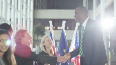 Grup sıkışalım hoparlör ile