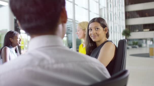 Grupo de negócios conversando juntos — Vídeo de Stock