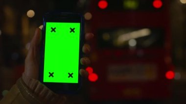  bir smartphone kullanarak ele 