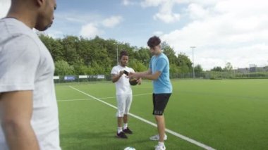  futbol oyuncuları top becerileri gösterilen