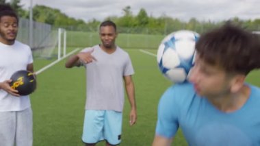  futbol oyuncuları top becerileri gösterilen