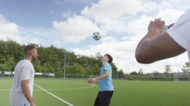 futbol oyuncuları top becerileri gösterilen